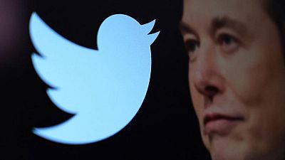 الحكومة الألمانية تدرس ما إذا كانت ستبقى على تويتر بعد استحواذ ماسك