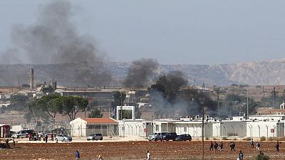 اشتباكات وحريق في مركز للمهاجرين بقبرص