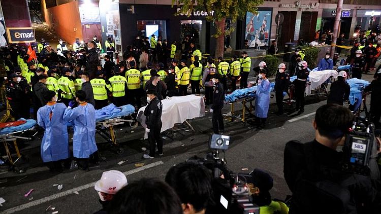كوريا الجنوبية تعلن الحداد بعد مقتل 153 في تدافع باحتفالات الهالوين