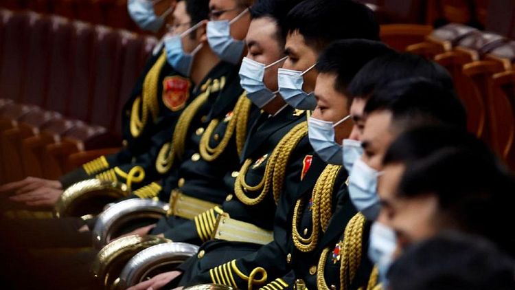 الصين تسجل 2105 إصابات جديدة بفيروس كورونا