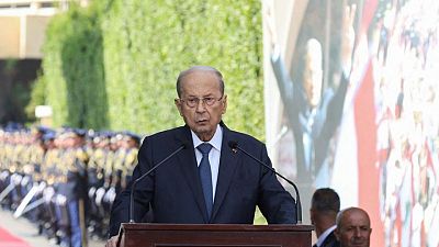 رئيس لبنان المنتهية ولايته يغادر القصر الرئاسي