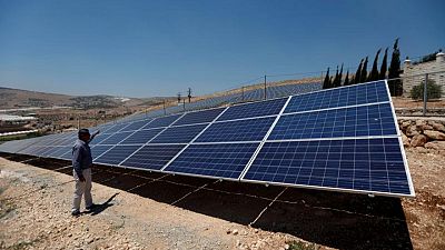 الفلسطينيون يسعون لزيادة مساهمة الطاقة الشمسية في إنتاج الكهرباء