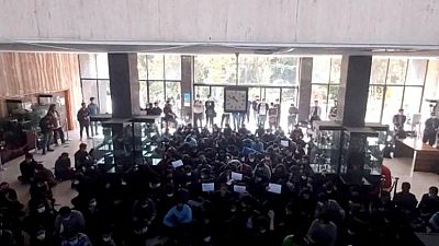 Los estudiantes desafían el ultimátum del Gobierno y protestan en Irán
