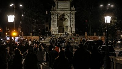 Movida violenta a Trastevere, poi nasce una rissa tra ragazzini Movida violenta a Trastevere, poi nasce una rissa tra ragazzini