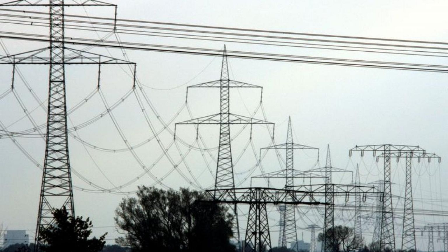 Alemania limitará los precios de la electricidad para los hogares y la industria -borrador