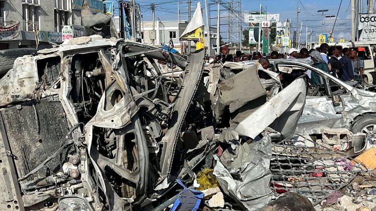 وزير الصحة: حصيلة تفجير سيارتين ملغومتين بمقديشو ترتفع إلى 120 قتيلا