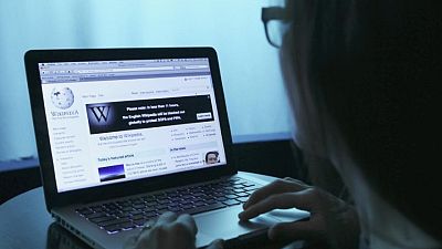 Rusia multa a la Fundación Wikimedia por artículos sobre la guerra de Ucrania