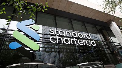 أوغندا تقترض 455 مليون يورو من ستاندرد تشارترد وبنوك أخرى