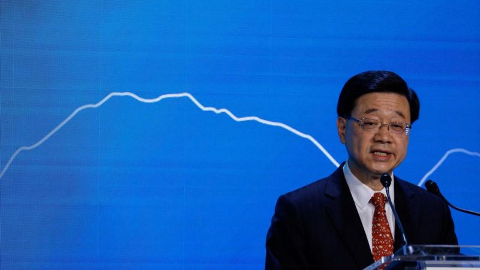 Hong Kong usa su conexión con China para recuperar estatus de centro financiero