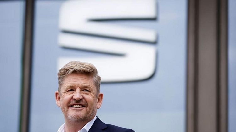 SEAT-VW dice que seguirá adelante con el proyecto español de automóvil y baterías eléctricos