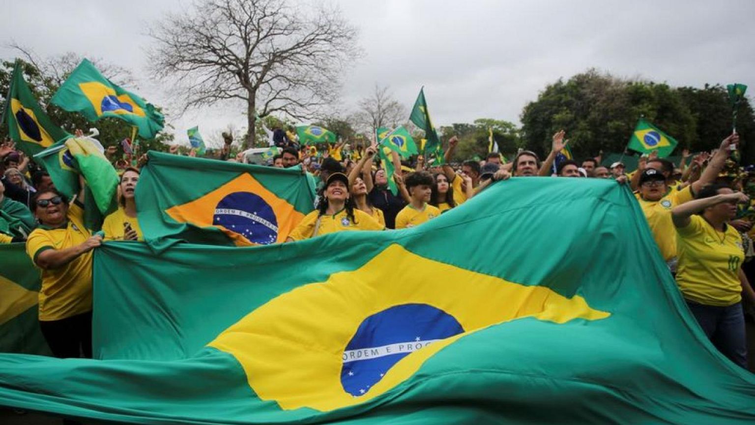 Redes de desinformación marcan las elecciones en Brasil: Centro Carter