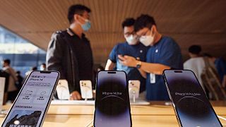 Apple advierte que los envíos del iPhone se verán afectados por restricciones del COVID en China