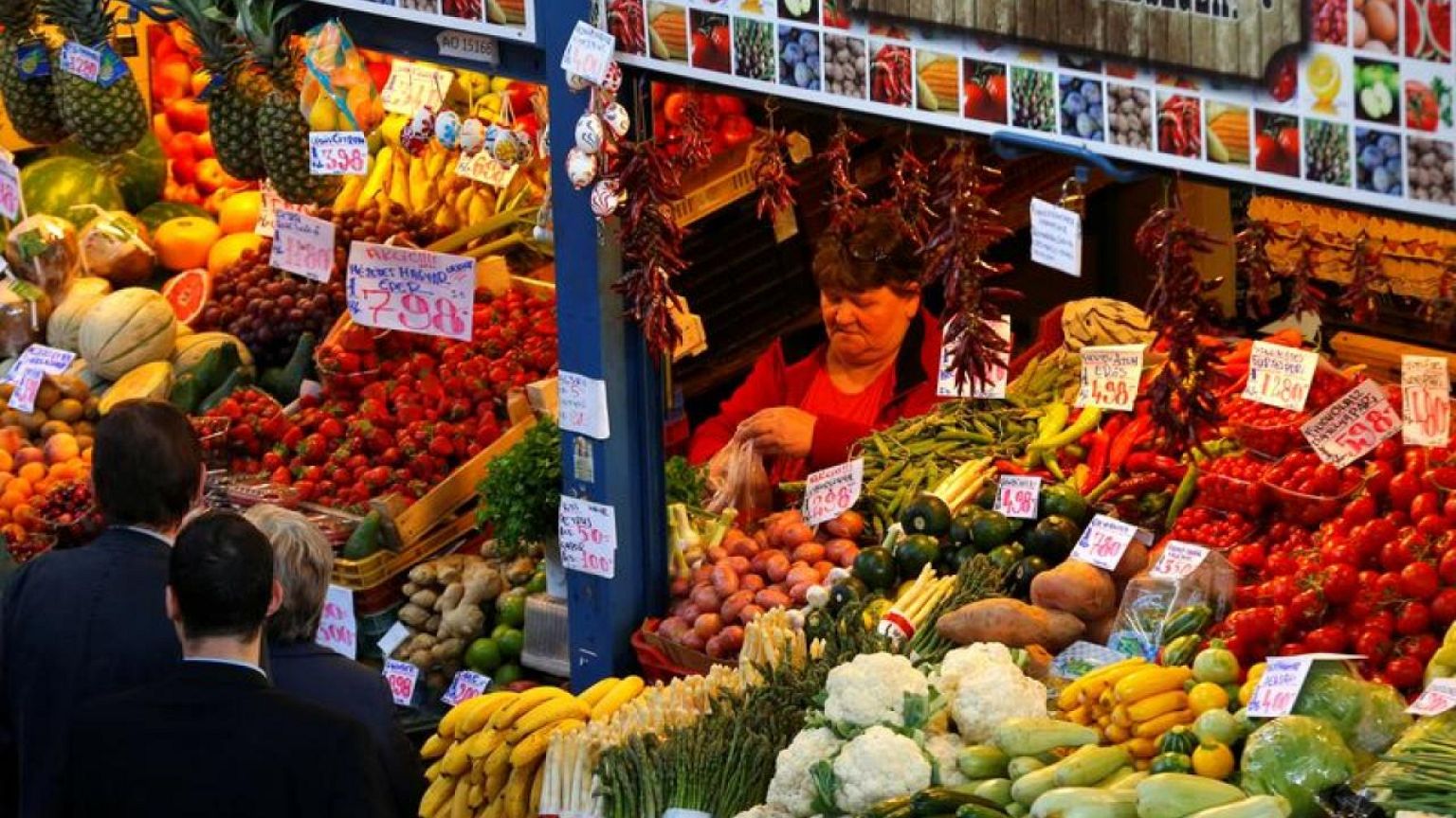 Analysis-Runaway prices have central Europe on the ropes
