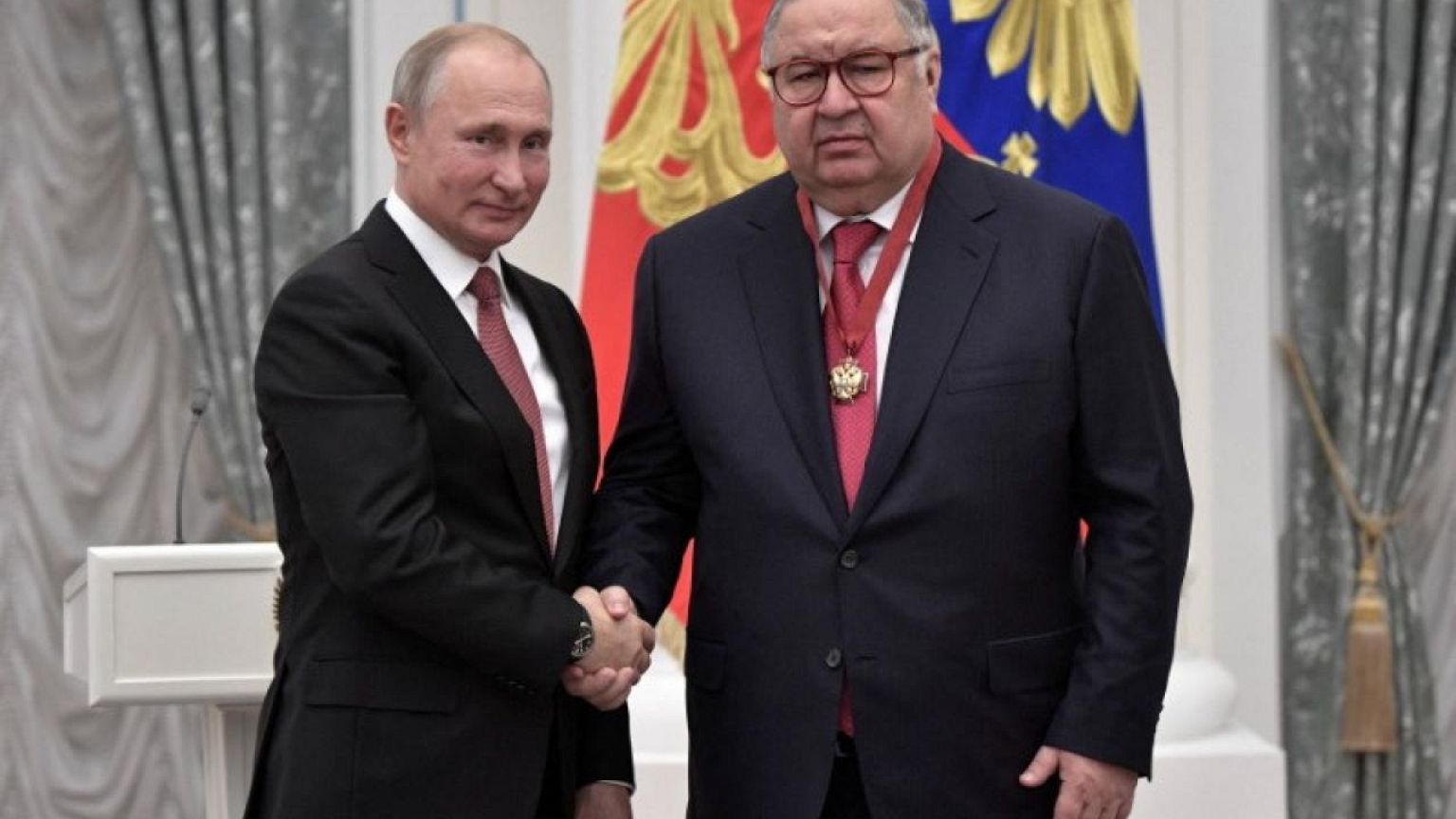 Alemania registra las sucursales de UBS relacionadas con el oligarca ruso Usmanov