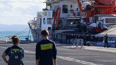 Italia autoriza el desembarco de los últimos migrantes retenidos en un barco de rescate
