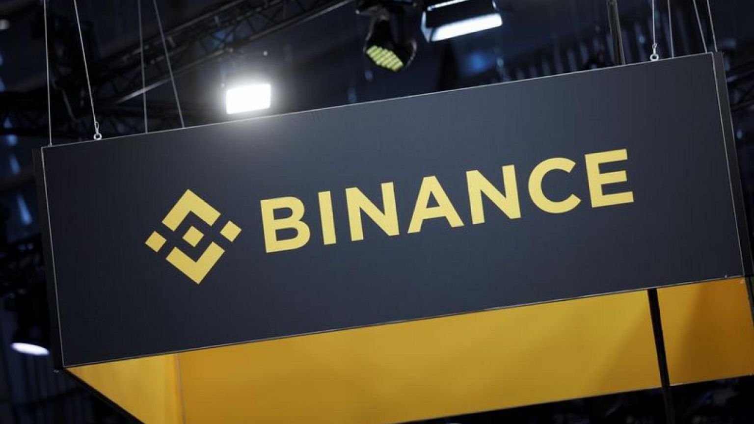 Crypto exchange Binance plans to acquire major rival FTX