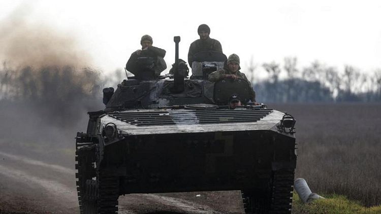 لقطات تلفزيونية: القوات الأوكرانية تعلن استعادتها السيطرة على بلدة جنوبية على خط المواجهة