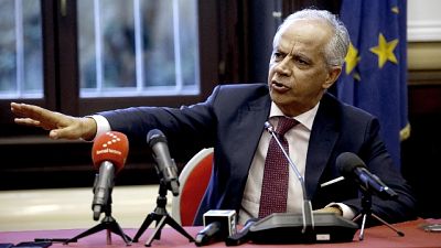 'Ha accolto 234 migranti, noi 90mila' 'Ha accolto 234 migranti, noi 90mila'