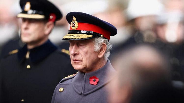 El rey Carlos lidera conmemoración del Día del Recuerdo por primera vez como monarca británico