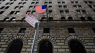 Fed de Nueva York: deuda de los consumidores aumenta en 3T por fuerte demanda y alta inflación