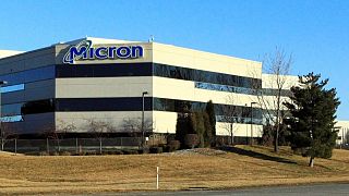 Micron suministrará menos chips de memoria en 2023 y planea nuevos recortes de inversión