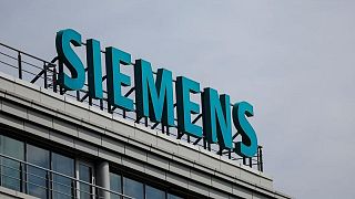 Siemens supera previsiones de beneficios en el cuarto trimestre con una demanda persistente