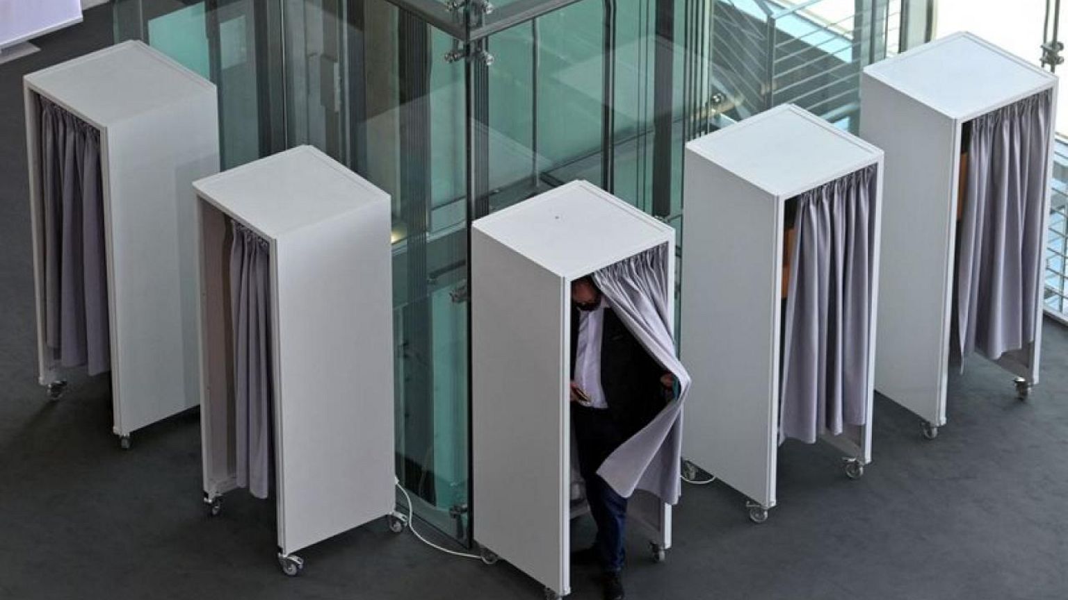 Berlin constitutional court rules for repeat of 2021 state votes
