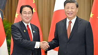 زعيما الصين واليابان يجتمعان مع تصاعد التوتر حول تايوان وبحر الصين الشرقي