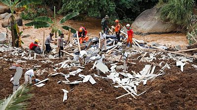 Muchos escolares entre los 252 muertos en el terremoto de Indonesia