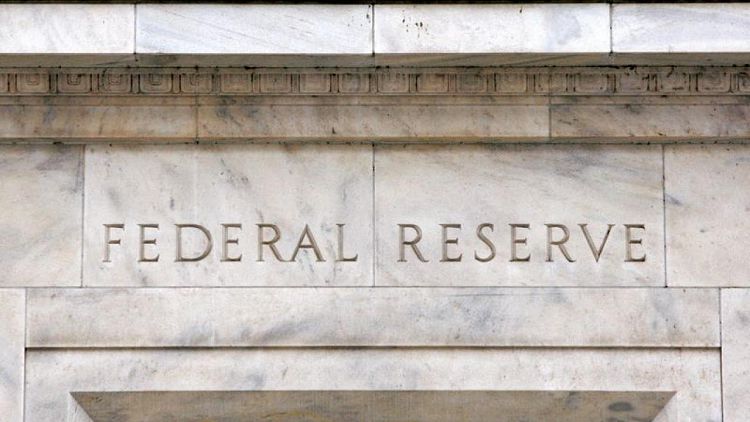 Retornos bonos Tesoro EEUU entre estables y con bajas a la espera de la Fed