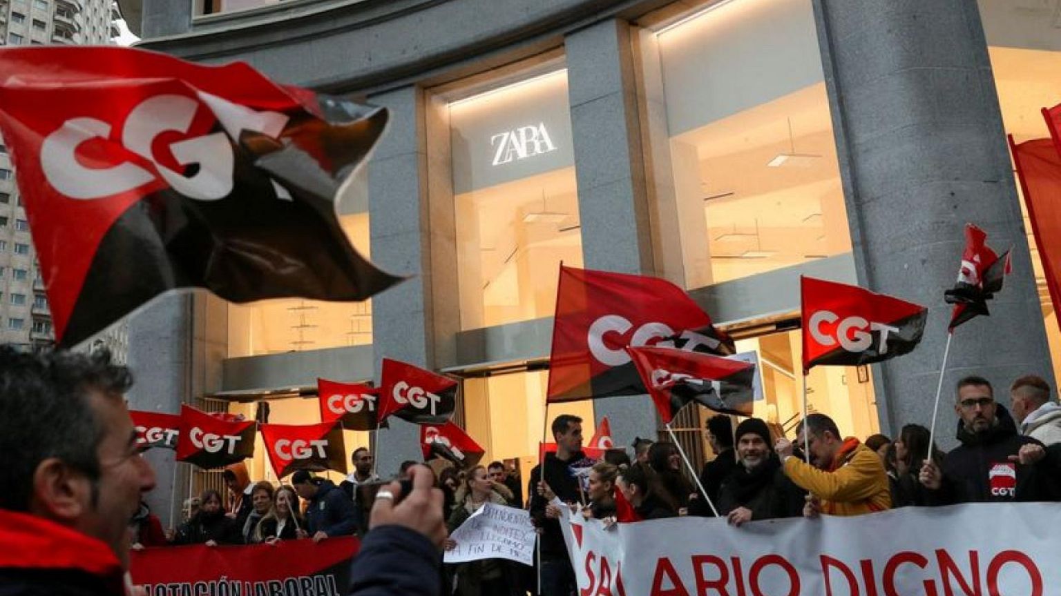 Dependientes de Zara se manifiestan en A Coruña el día del Black Friday