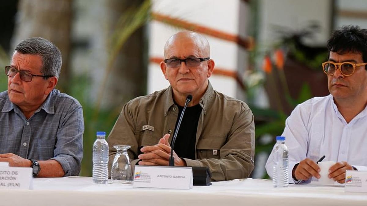 Gobierno de Colombia y guerrilla del ELN invitan a Brasil, Chile y ...