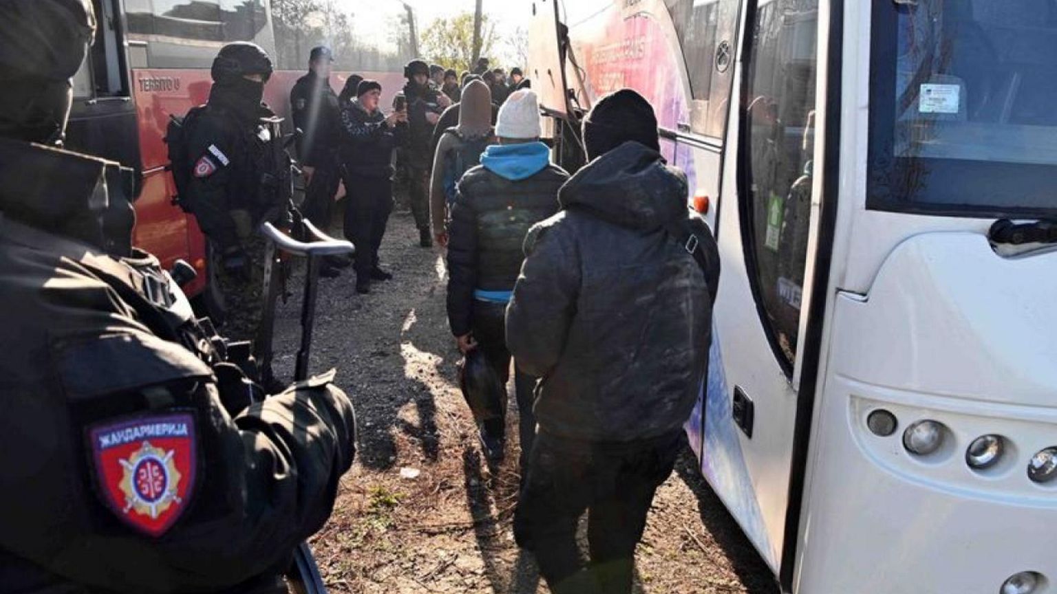 Serbian police find 600 migrants after shootout near Hungarian border