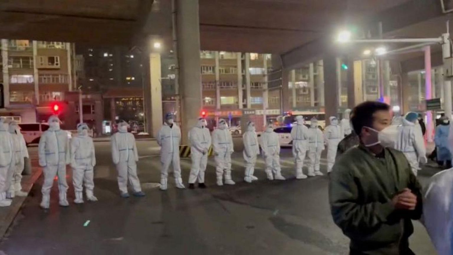 Las ciudades chinas reducen restricciones, pero salida total de cero-COVID se ve lejana