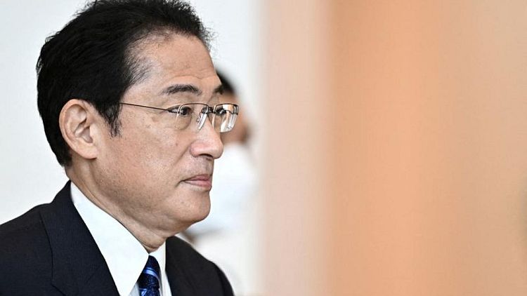 شعبية رئيس الوزراء الياباني تتراجع مجددا بعد استقالة وزراء