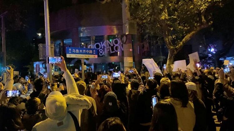 شنغهاي تشدد التدابير الأمنية بعد احتجاجات مناهضة للإغلاق في أنحاء الصين