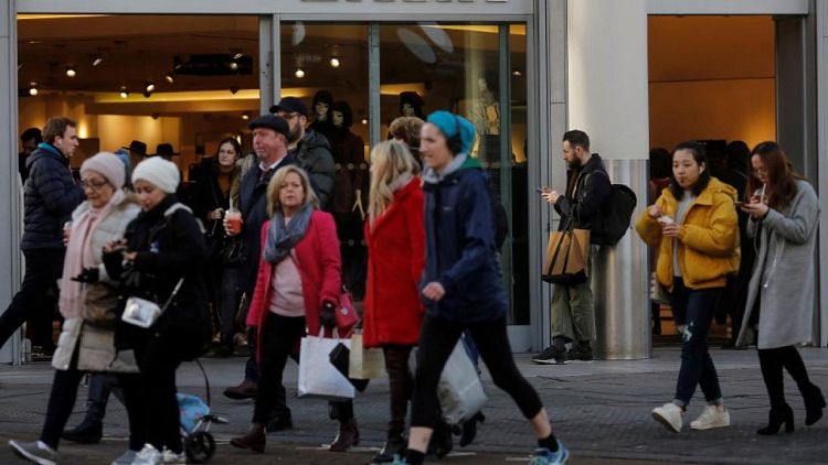 Las ventas minoristas en Reino Unido caen en noviembre y aumenta el pesimismo -CBI