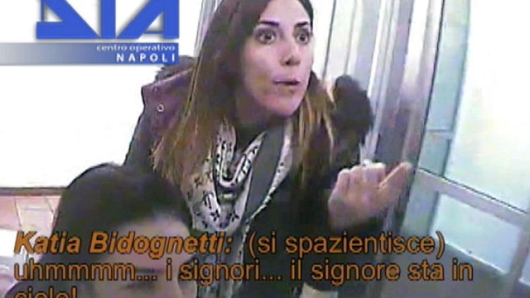 Cc arrestano Gianluca, Katia e Teresa Bidognetti, 37 le misure