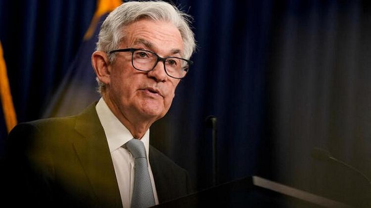 Disminución de las ofertas de trabajo es "positiva", dice Powell de la Fed
