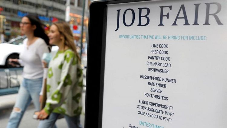 Ofertas de empleo en EEUU caen moderadamente en octubre