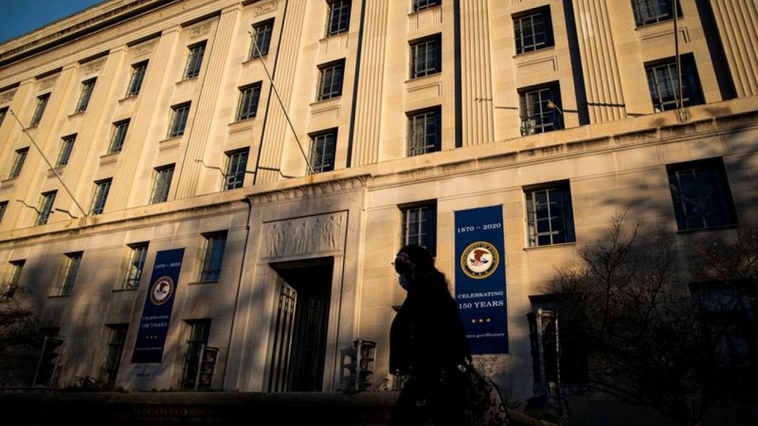 U.S. Justice Department weighs new guidance on messaging apps-official
