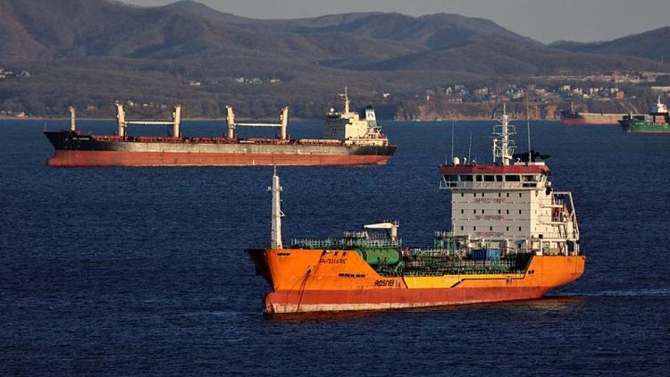 Oil tankers queuing to transit Turkish straits face more delays - sources