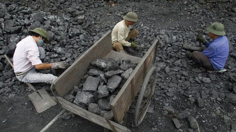 El G7 ofrece 15.000 millones de dólares a Vietnam para reducir su uso del carbón -fuentes