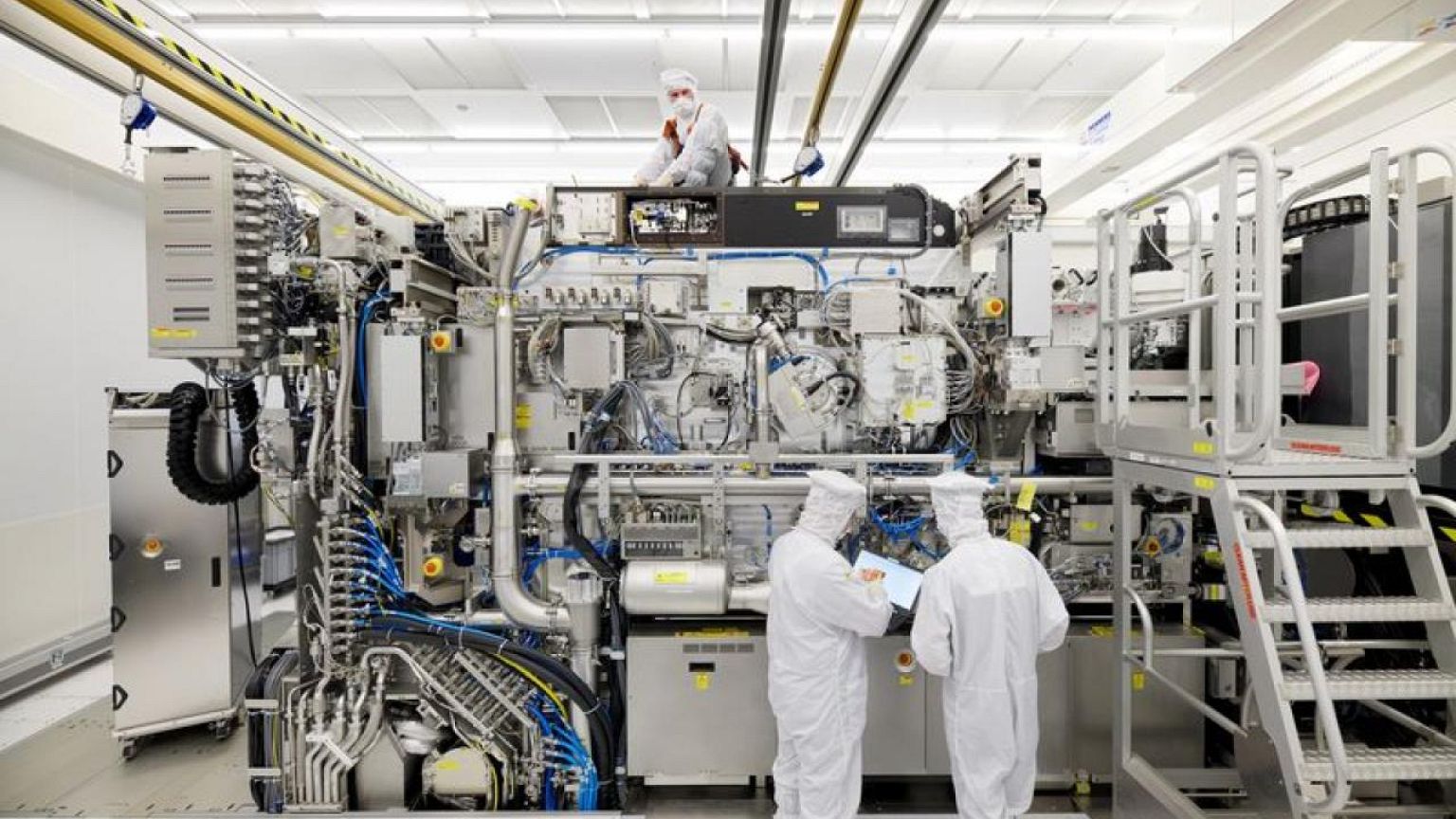 Netherlands plans curbs on chip exports to China in deal with U.S.-Bloomberg News