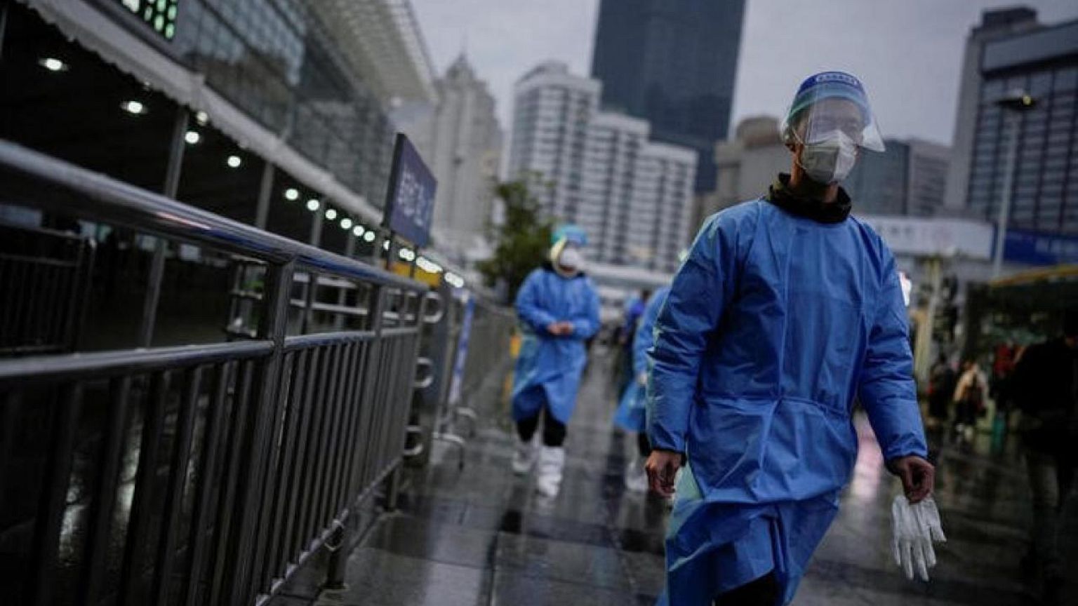Alivio medidas COVID en China afectará crecimiento a inicios del 2023 antes de comienzo recuperación