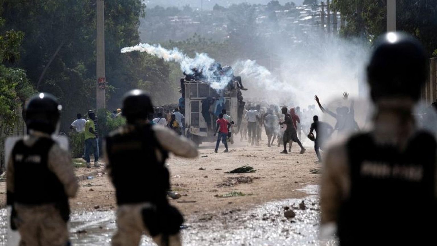 HAITI-PROTESTAS-ENCUESTA:Casi un 70% de los haitianos apoya usar fuerza internacional contra bandas, según encuesta