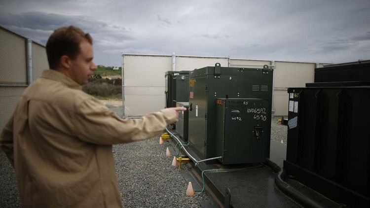 U.S. utilities to triple battery storage capacity by 2025 -EIA