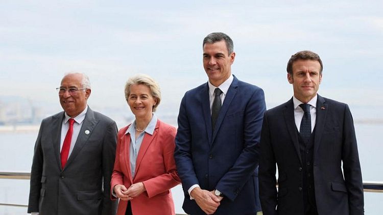 La conexión de hidrógeno de España a Francia costará 2.500 millones de euros