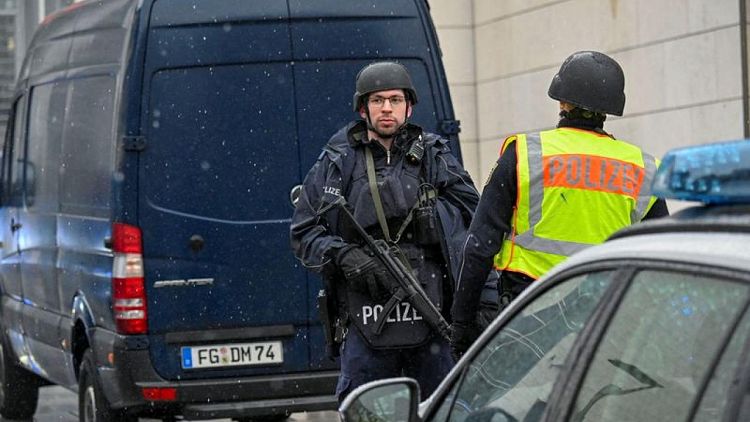 Policía alemana evacua centro comercial de Dresde por sospecha de toma de rehenes