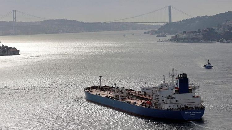 تركيا تتوصل لاتفاق حول لوائح جديدة للتأمين على ناقلات النفط الخام
